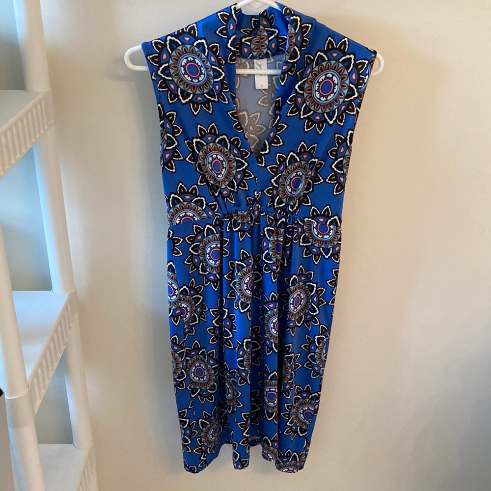 Vfish Sz small summer sleeveless patterned dress
